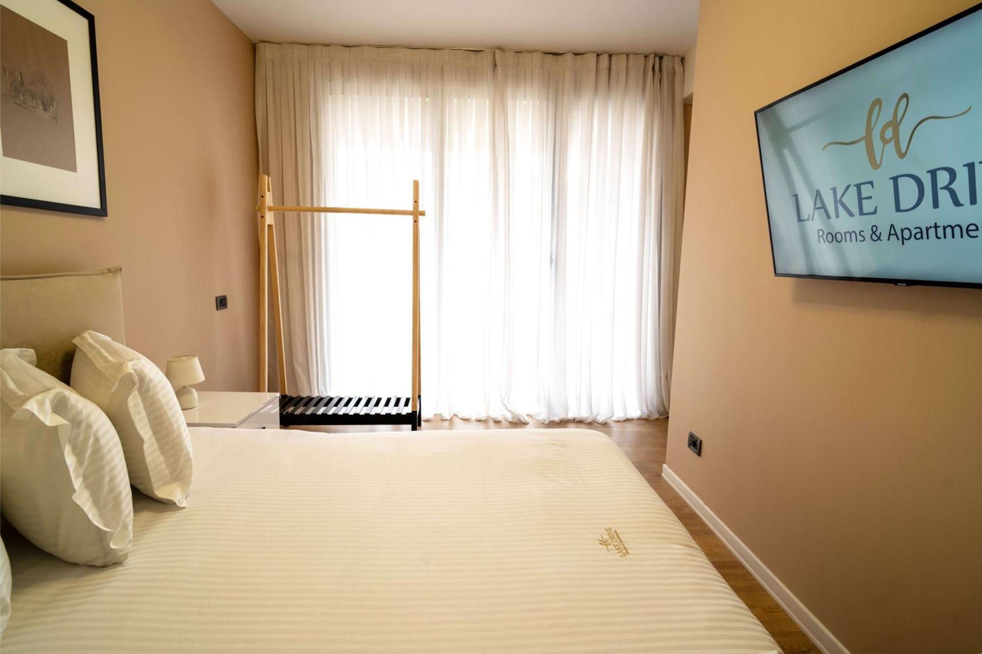 Lake Drive Rooms&Apartments Тирана Экстерьер фото
