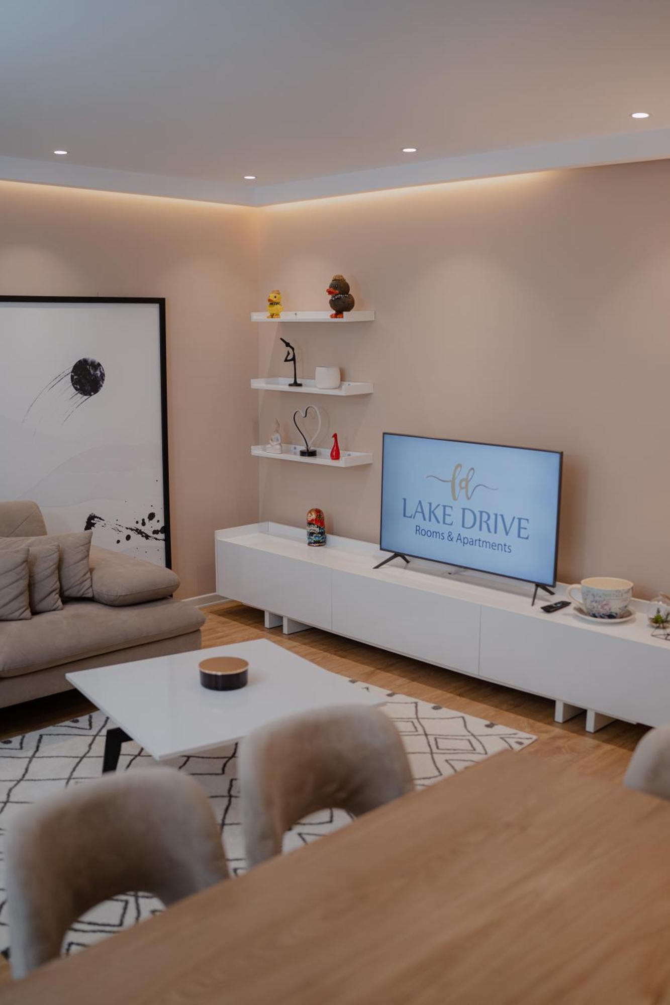 Lake Drive Rooms&Apartments Тирана Экстерьер фото